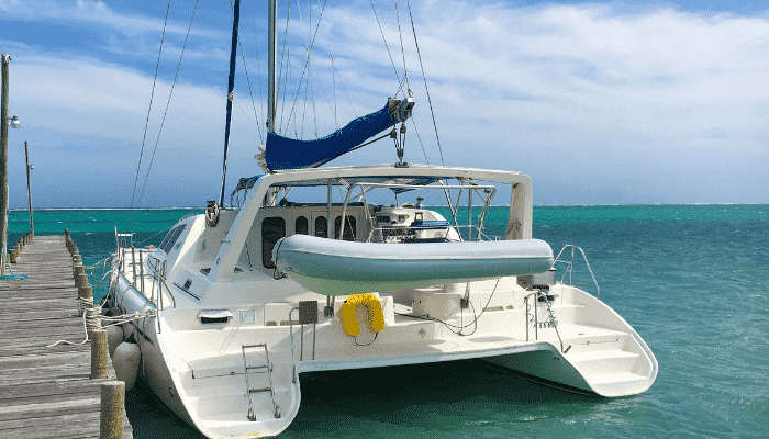 Difference between a displacement catamaran and SWATH